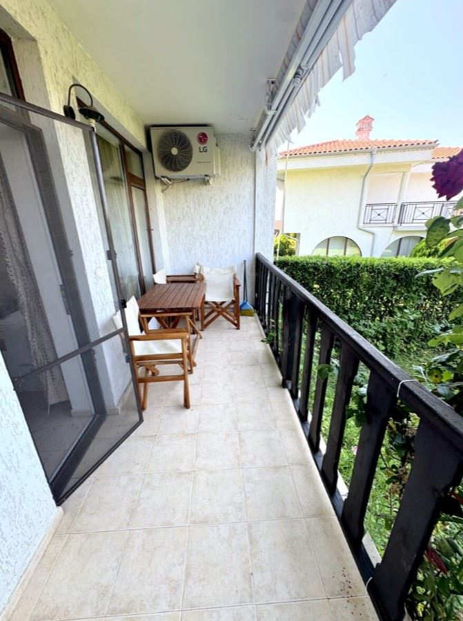Apartmán s výhledem na moře ve Sveti Vlas – perfektní volba pro dovolenou a investici jen pár kroků od moře