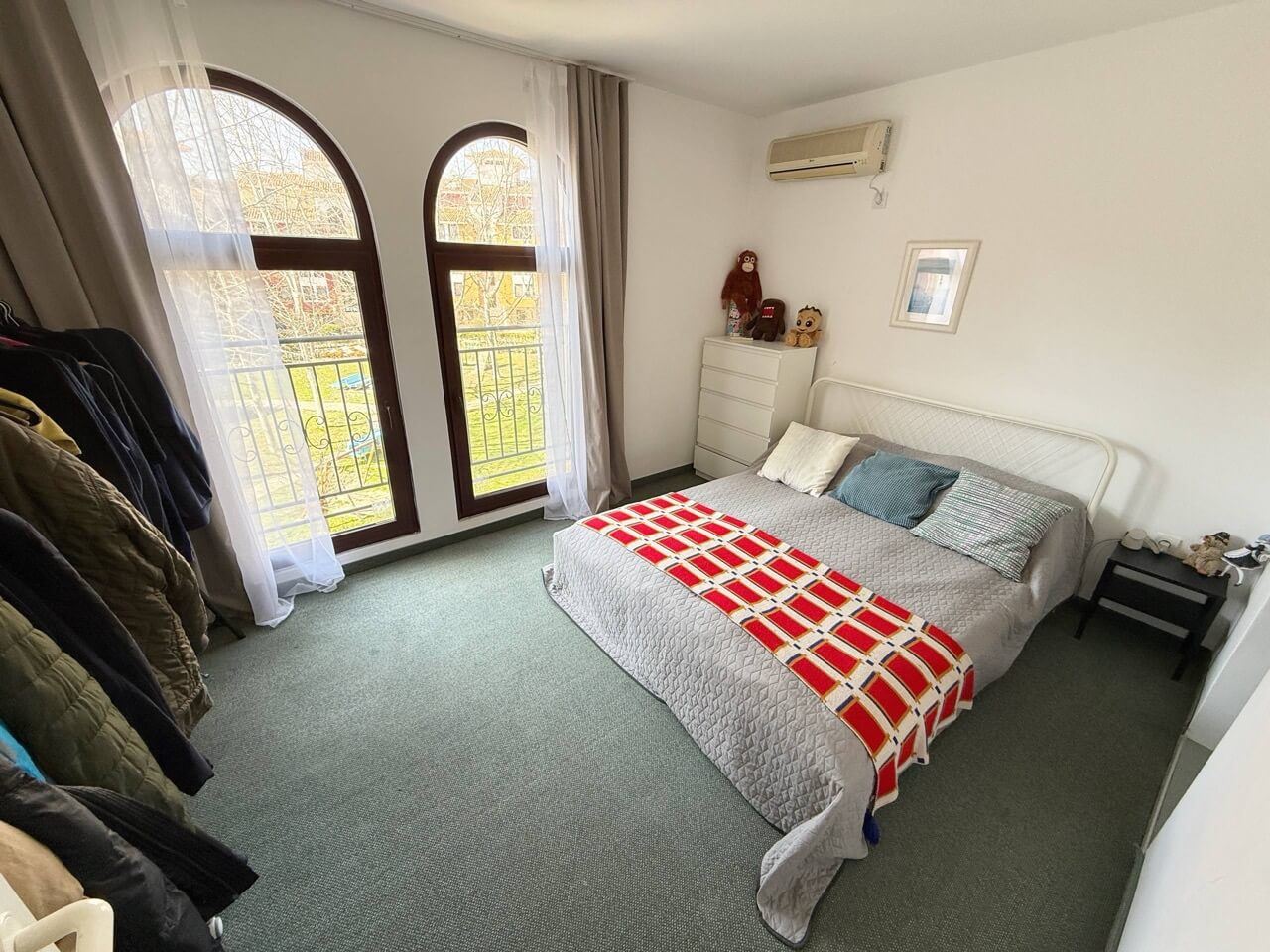 Prostorný třípokojový byt s přímým výhledem na moře v Aheloy – komfort, luxus a pohodlí pro celou rodinu