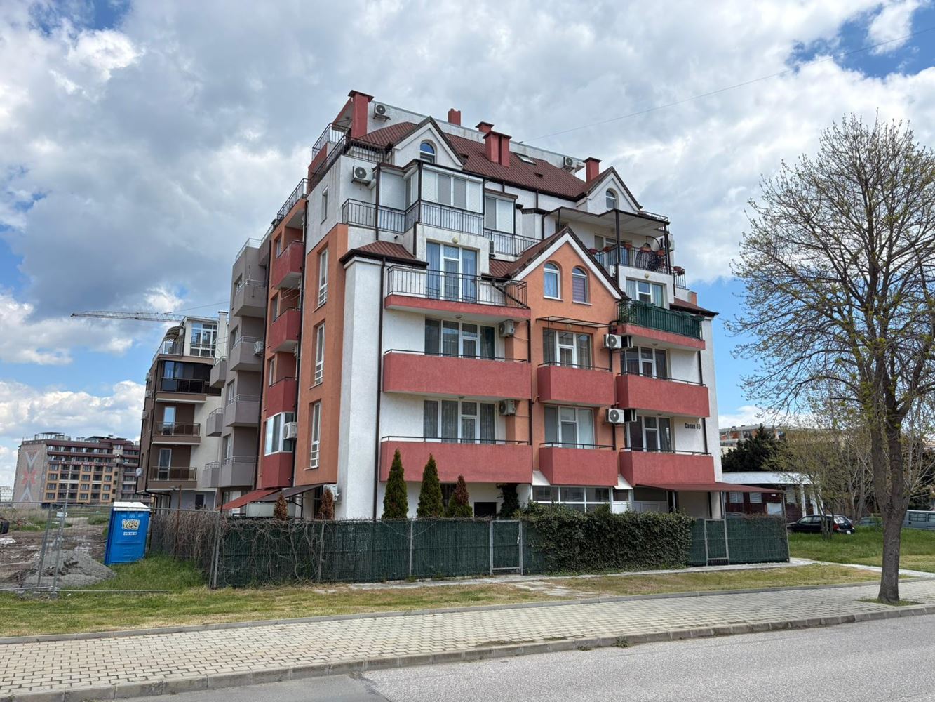 Prostorný byt s jednou ložnicí s panoramatickým výhledem na solné pláně a moře v Pomorie