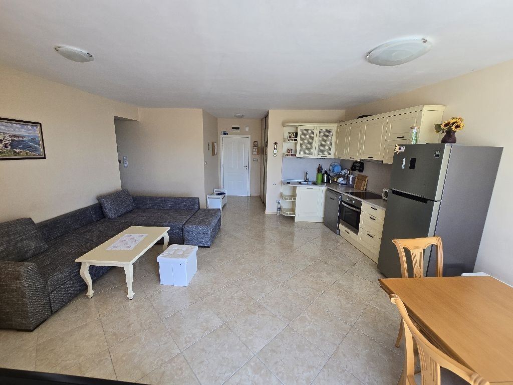 Dvoupokojový apartmán v první linii s výhledem na moře v Carevu – luxus, klid a unikátní lokalita