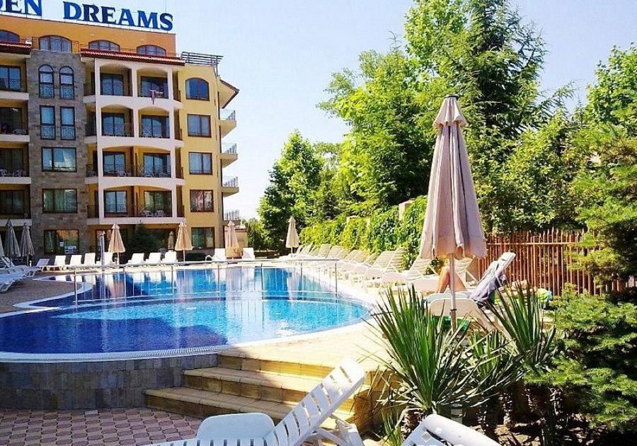 Stylový apartmán s jednou ložnicí s výhledem na bazén v letovisku Slunečné pobřeží