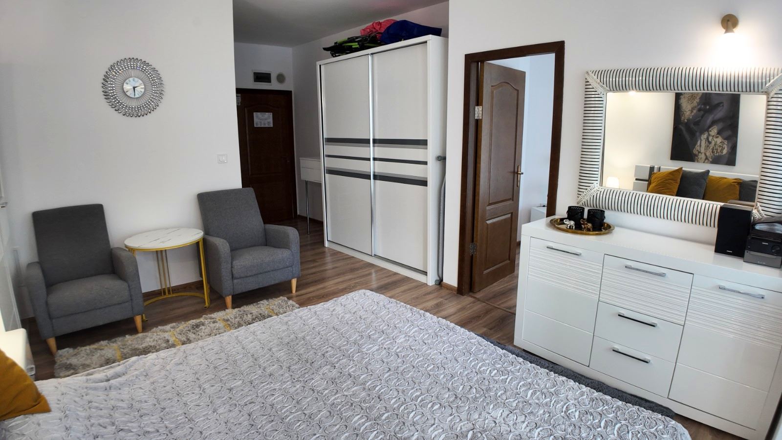 Stylový apartmán s jednou ložnicí v komplexu s bazény a vynikajícím vybavením