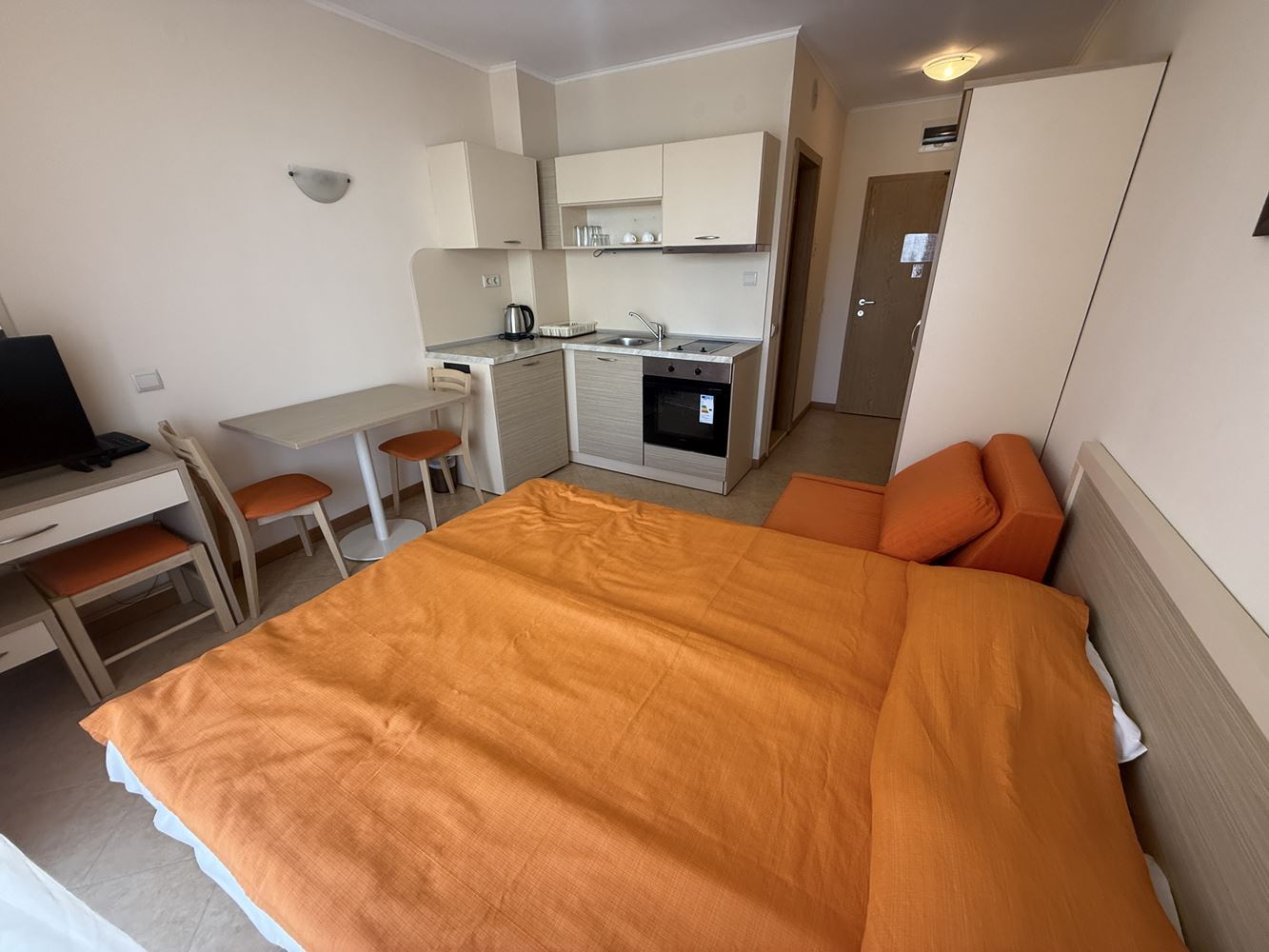 Mořský komfort a centrální poloha – studio v moderním komplexu ve Slunečném pobřeží