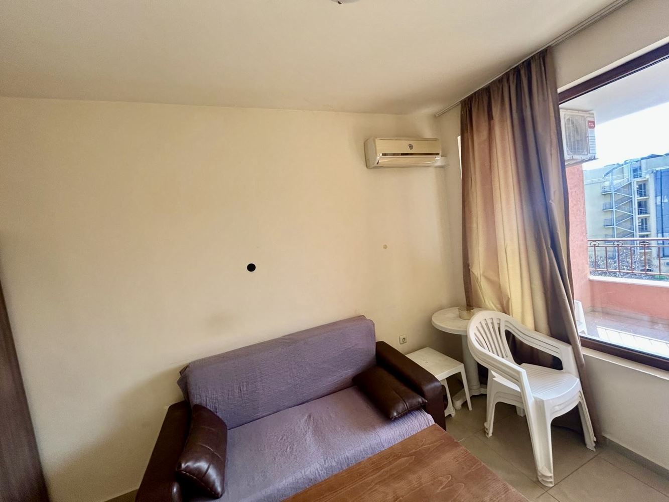 Dvoupokojový apartmán v centrální části Slunečného pobřeží s výhledem na bazén