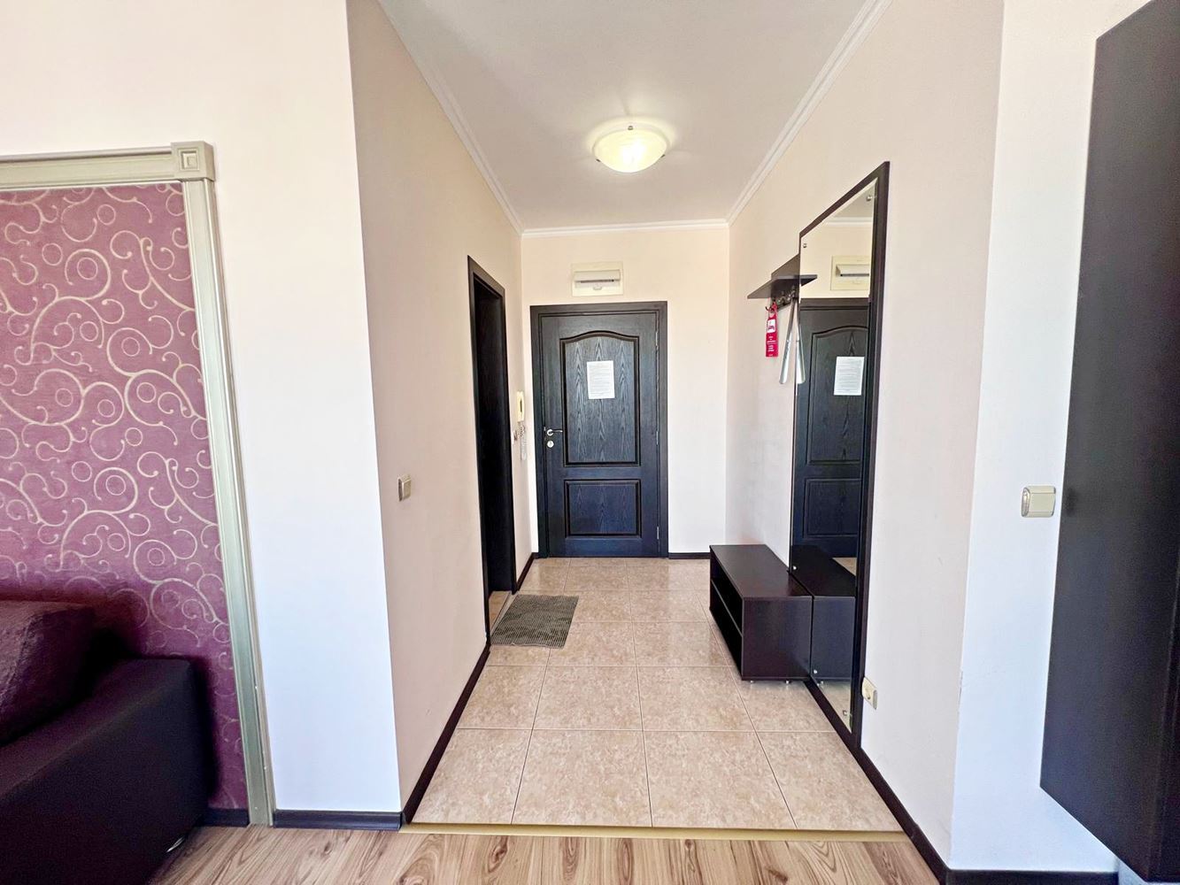 Byt s jednou ložnicí a panoramatickým výhledem na moře v první linii – prostorný byt ve Slunečném pobřeží
