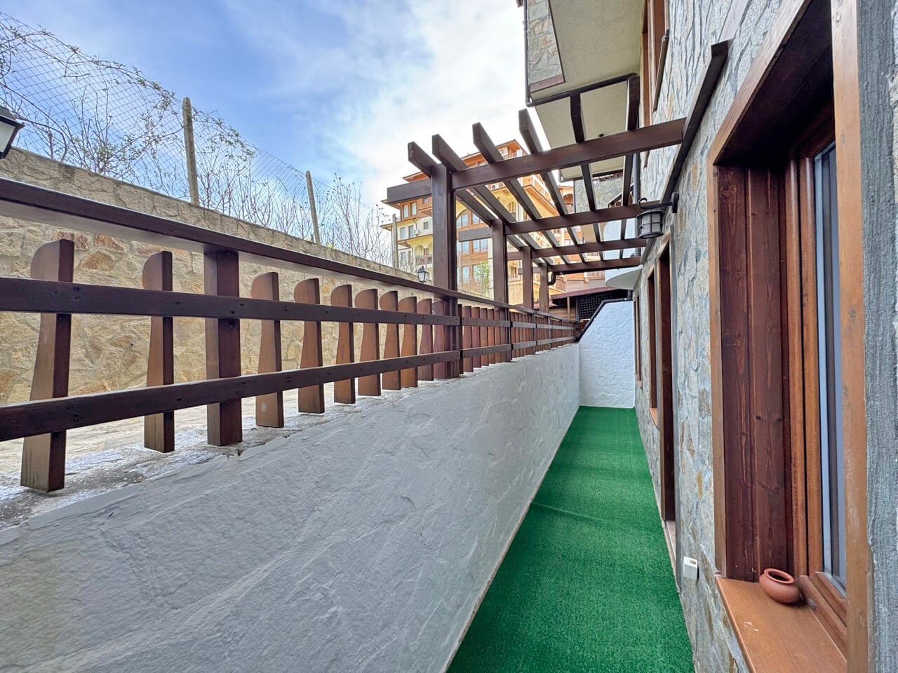 Prostorný dvoupokojový apartmán v prestižním komplexu v Sveti Vlas – 200 metrů od moře