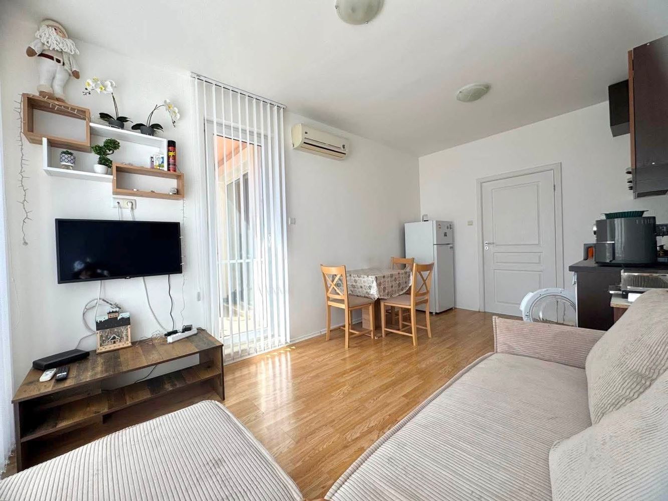 Stylový apartmán v komplexu s bohatou infrastrukturou – vynikající volba pro odpočinek s potenciálem pronájmu