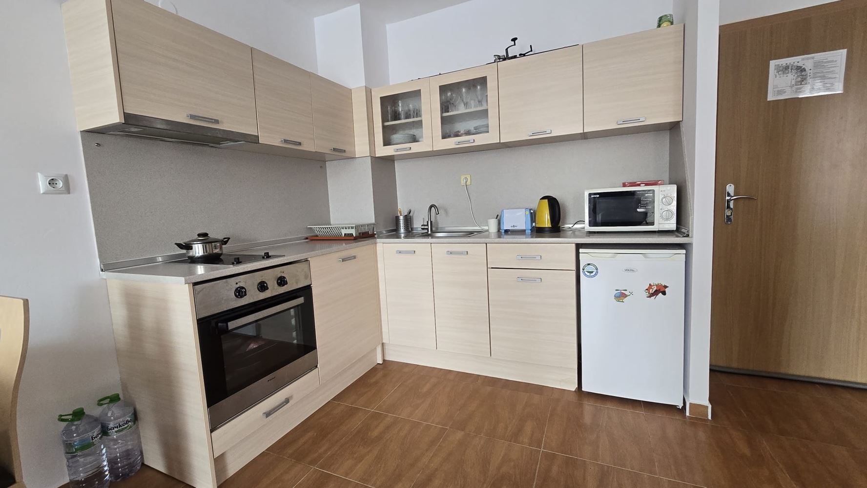 Dvoupokojový apartmán s výhledem na bazén v Svatém Vlasu – jen pár metrů od moře