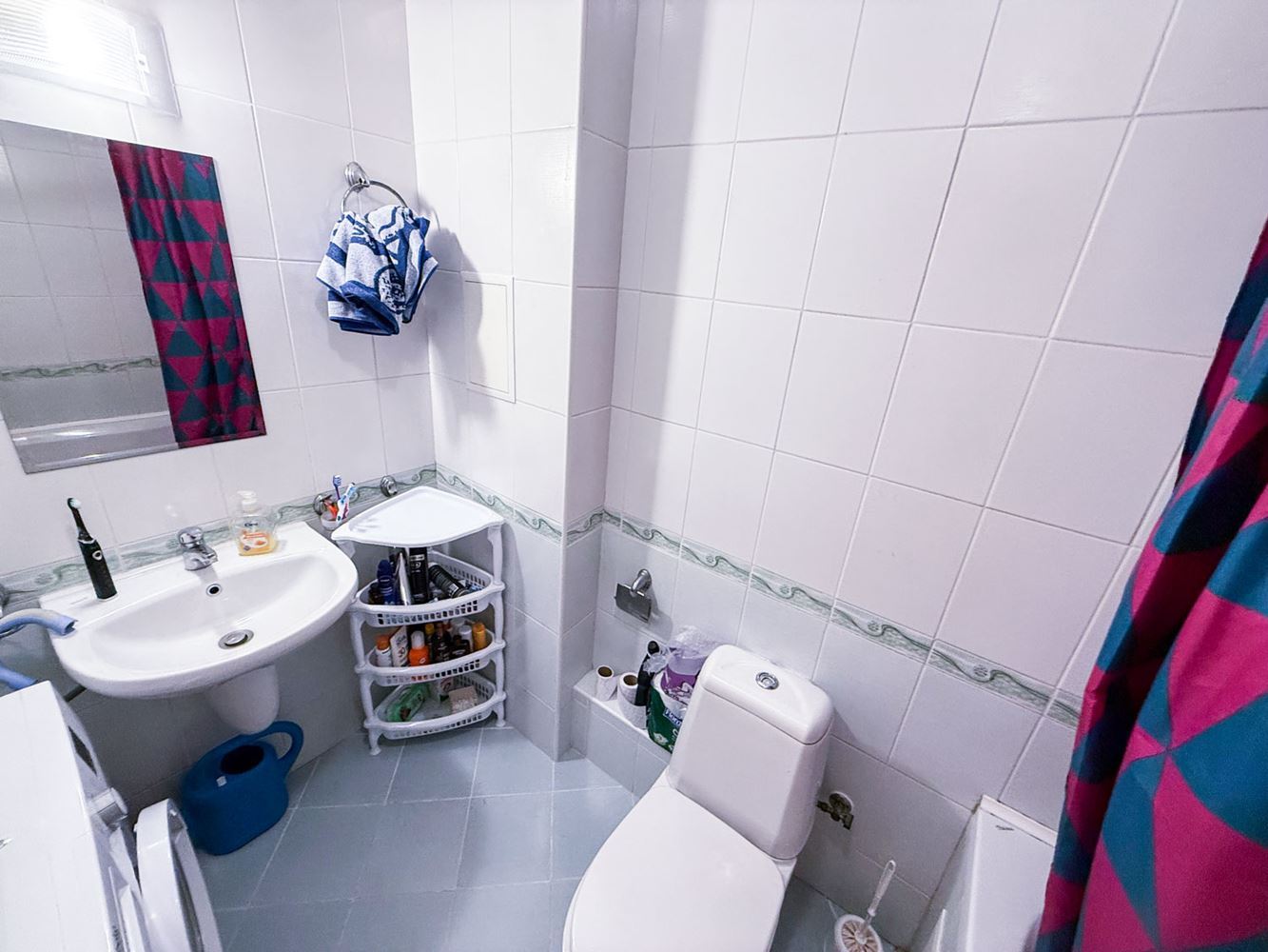 Prostorný byt s jednou ložnicí, soukromou zahrádkou a velkou verandou v komplexu u Aheloje