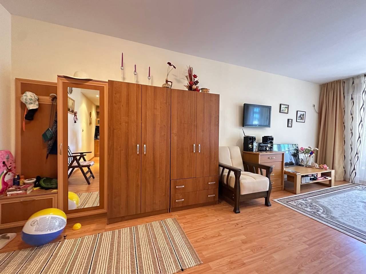 Sveti Vlas – plně zařízený apartmán v první linii s privátní pláží a atmosférou moře