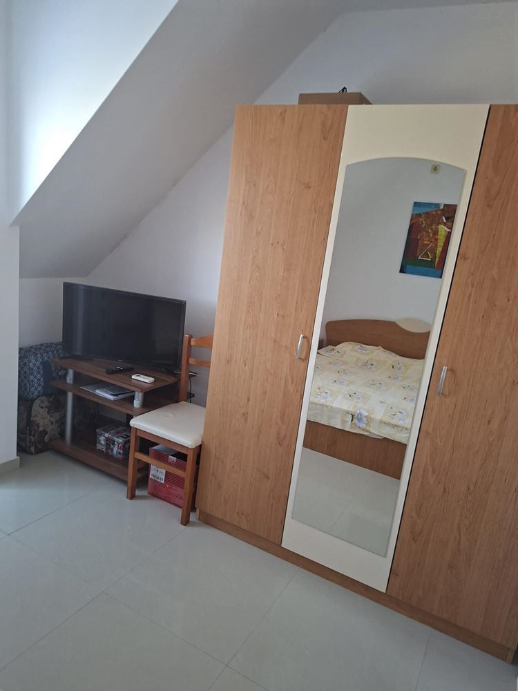 Panoramatický apartmán s jednou ložnicí a výhledem na moře v Ravdě – připraven k nastěhování