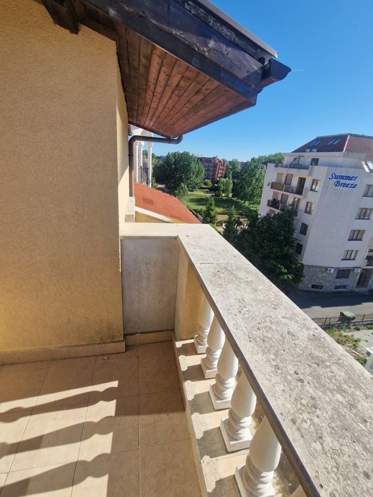 Byt s jednou ložnicí a panoramatickým výhledem v Slunečném pobřeží
