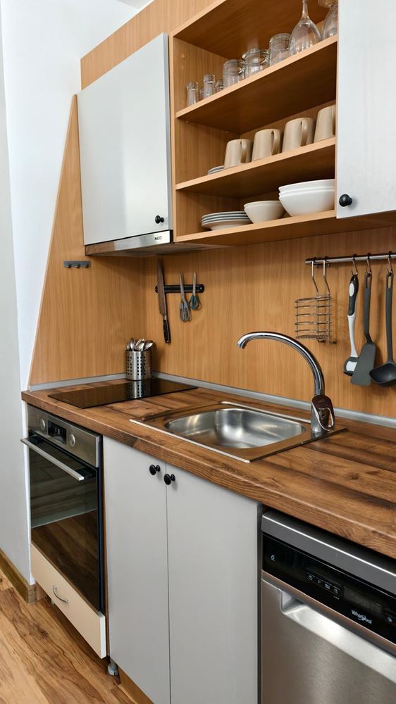 Prostorné moderně zařízené studio s oddělenou ložnicí v komplexu v Aheloy – připravené k nastěhování