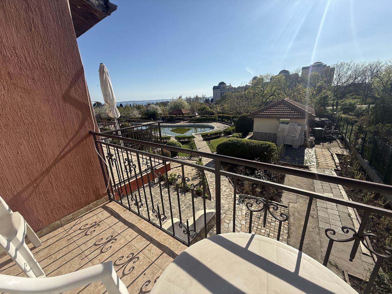 Dvoupokojový apartmán ve Svetém Vlasu – 300 m od moře, výborná infrastruktura a splátky do konce roku