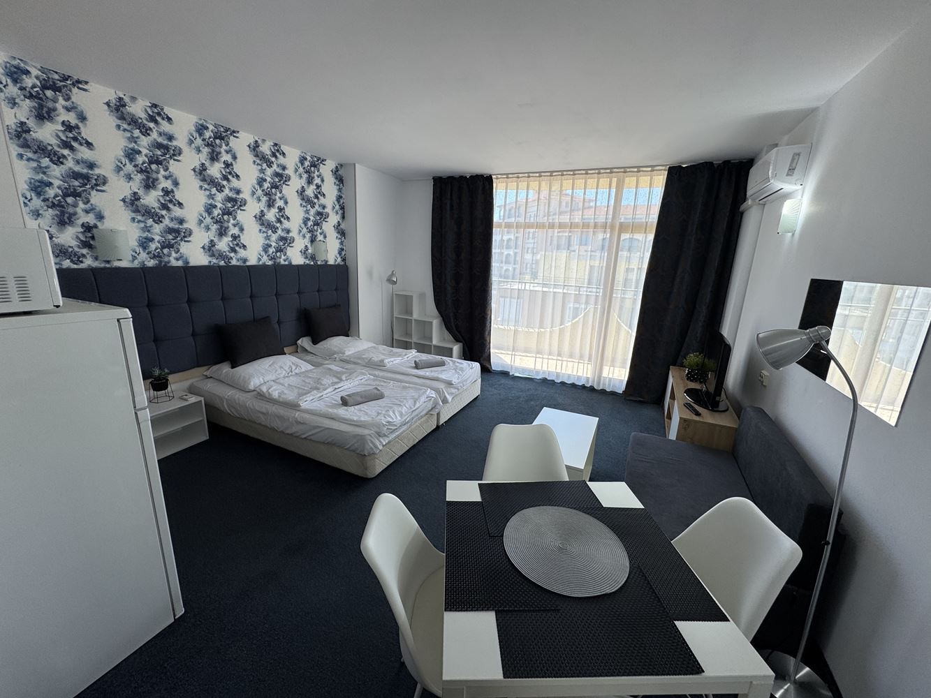 Panoramatické studio jen pár kroků od moře ve Slunečném pobřeží – luxus, komfort a prestižní lokalita