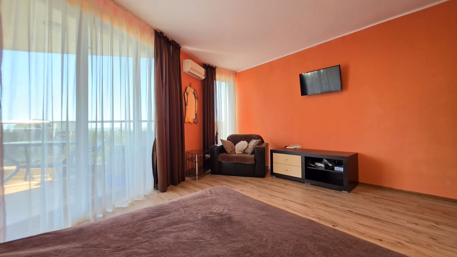 Apartmán s jednou ložnicí a výhledem na moře ve Sveti Vlas – 200 metrů od pláže
