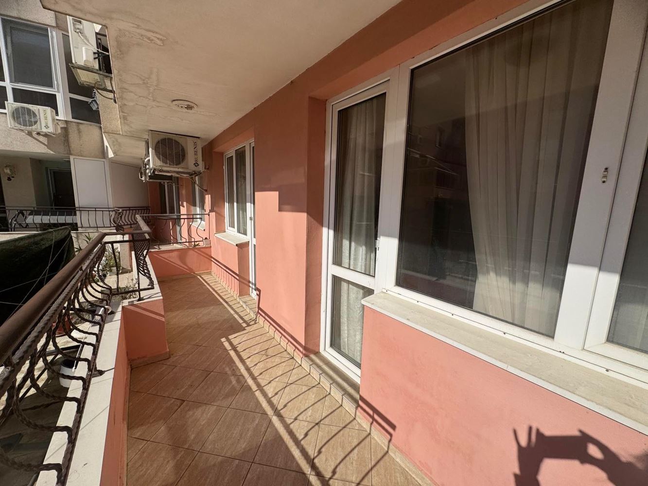 Přízemní byt s jednou ložnicí ve Starém městě Pomorie – blízko moře