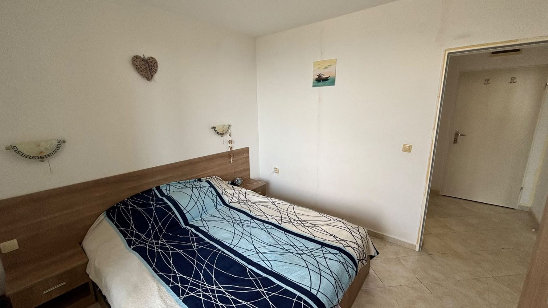 Apartmán s jednou ložnicí s výhledem na moře ve Sveti Vlas – bez poplatku za údržbu, s parkováním, připravený k nastěhování