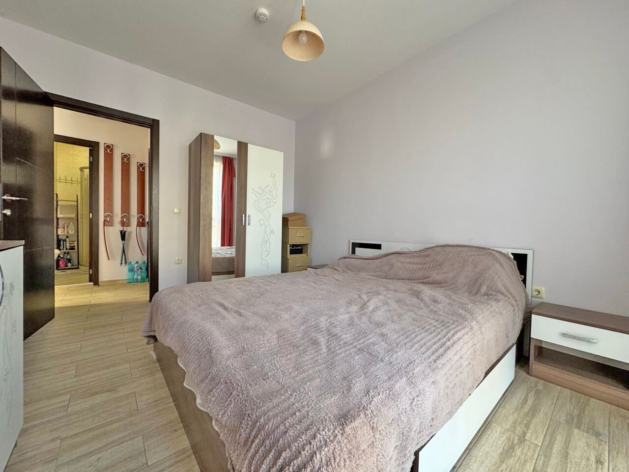 Apartmán se dvěma ložnicemi a výhledem do parku ve Slunečném pobřeží – pohodlí a vynikající vybavení