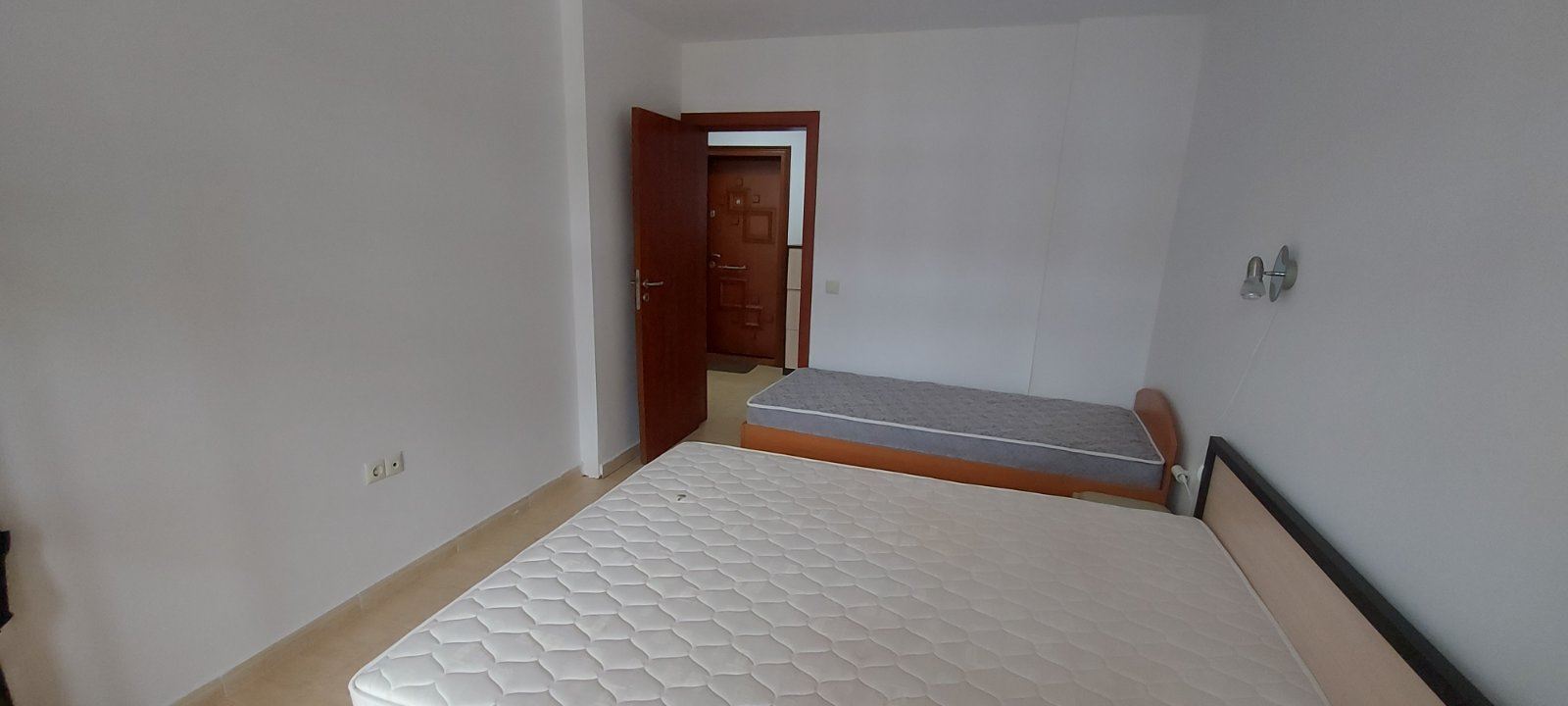 Prostorný apartmán s výhledem na moře ve Sveti Vlas – komfort, zeleň a prestižní lokalita