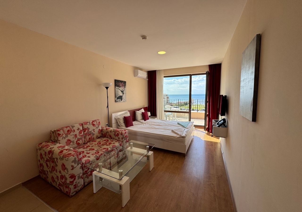 Studio v první linii u moře s výhledem na moře v luxusním komplexu – plně zařízené a připravené k užívání