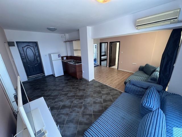 Život v první linii – prostorný byt se třemi ložnicemi s čelním výhledem na moře v Pomorie