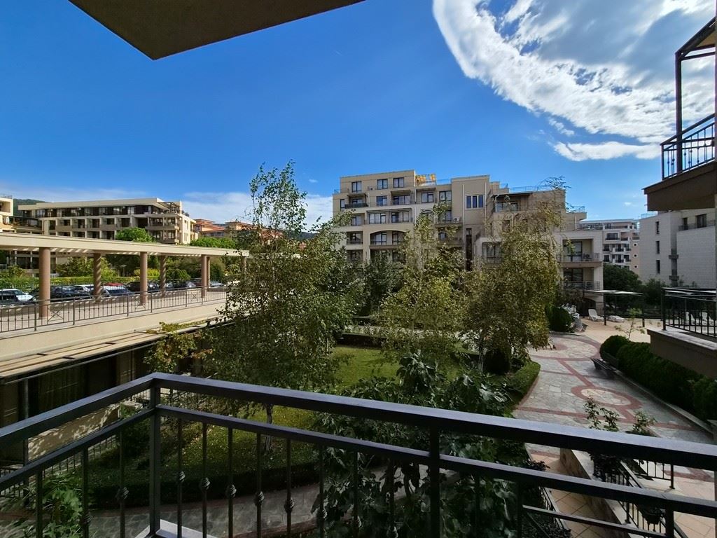 Apartmán ve Sveti Vlas 300 m od pláže – skvělá lokalita, luxusní komplex se středomořskou atmosférou