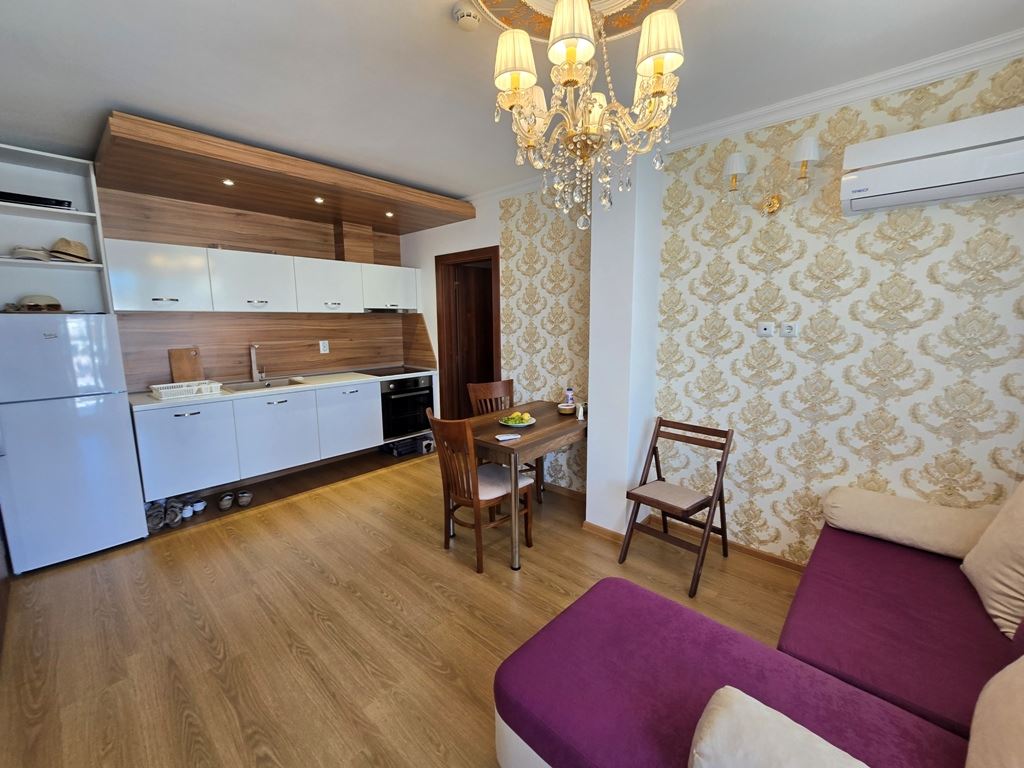 Slunečné pobřeží - Plně zařízený apartmán se dvěma balkony a působivou SPA infrastrukturou