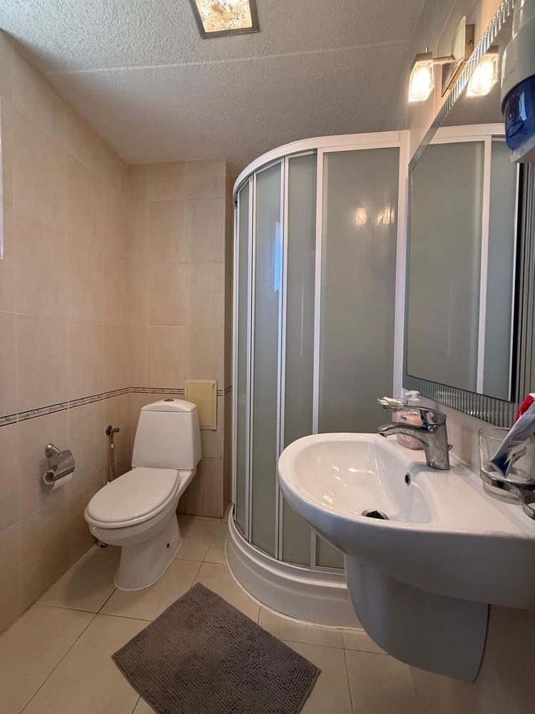 Prostorný apartmán se dvěma ložnicemi a krásným výhledem v klidném komplexu nedaleko Slunečného pobřeží