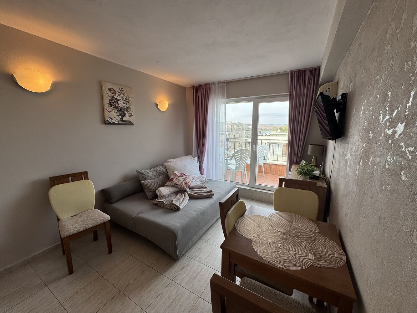 Apartmán s jednou ložnicí a panoramatickým výhledem v srdci Slunečného pobřeží