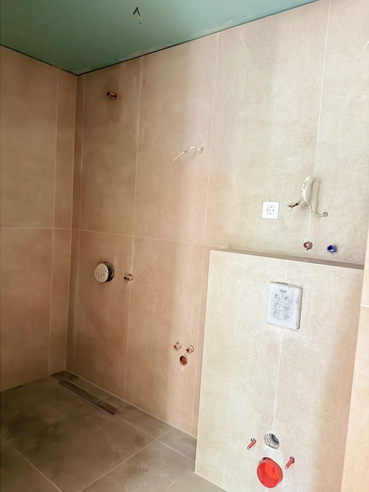 Prostorný dvoupokojový apartmán v nové budově s Aktem 16 v Burgasu – komfort, prostor a skvělá lokalita