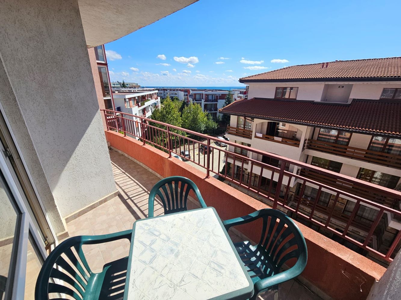 Dvoupokojový apartmán s výhledem na moře v prvotřídním přímořském komplexu – letovisko Elenite