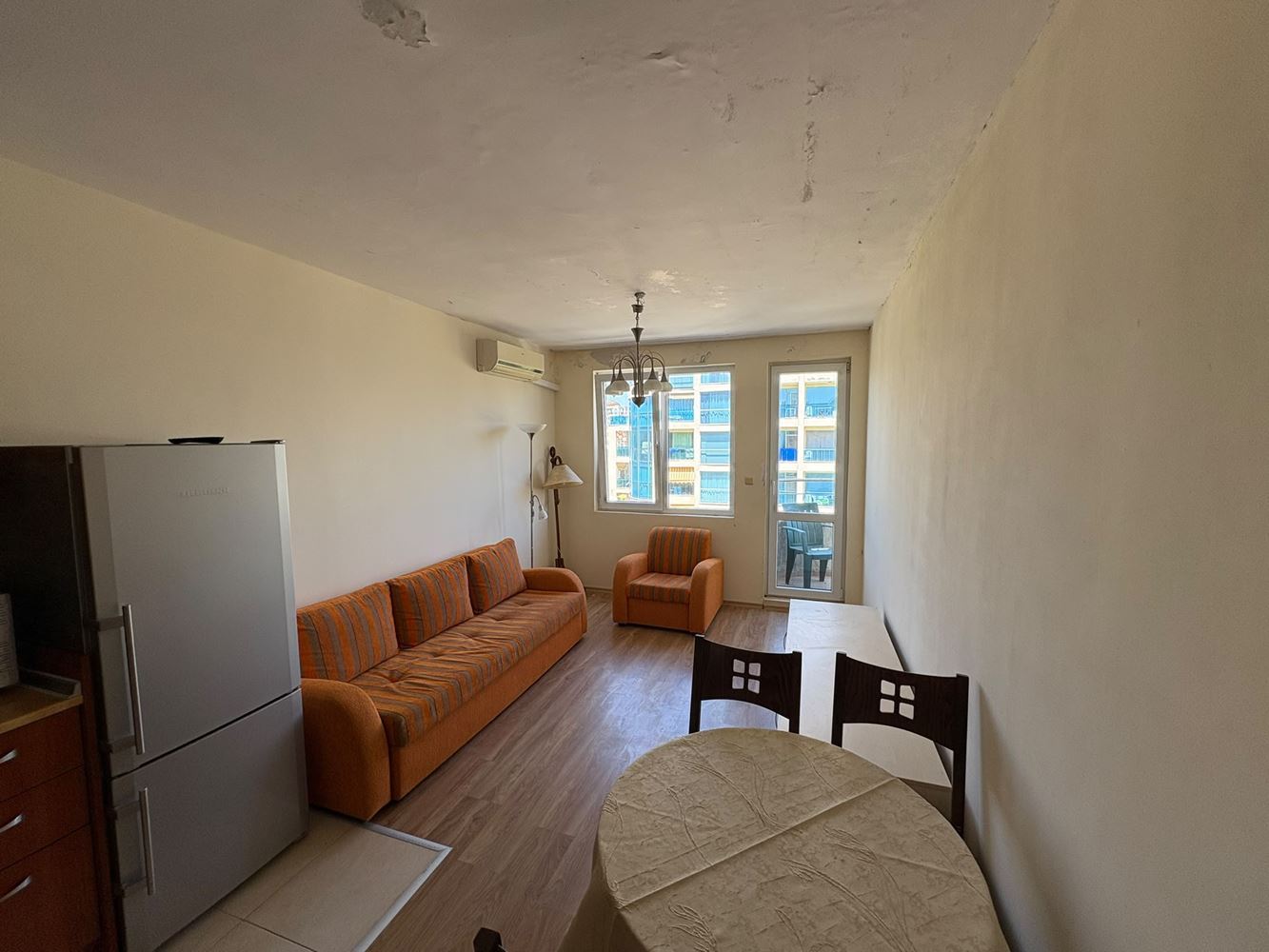Pomorie 300 m od moře – zařízený apartmán s jednou ložnicí v komplexu s bazénem
