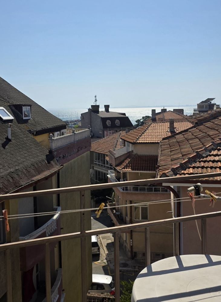 Dvoupodlažní apartmán s výhledem na moře v Pomorie – bez poplatku za údržbu
