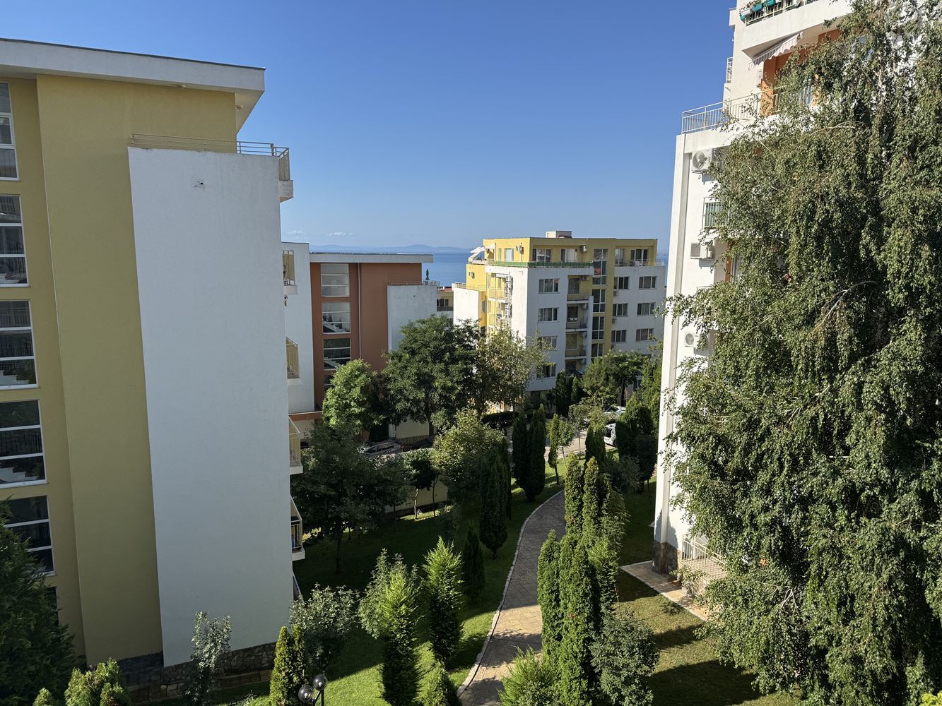 Prostorné studio ve Sveti Vlas s krásným výhledem na bazén – výborná investice u moře