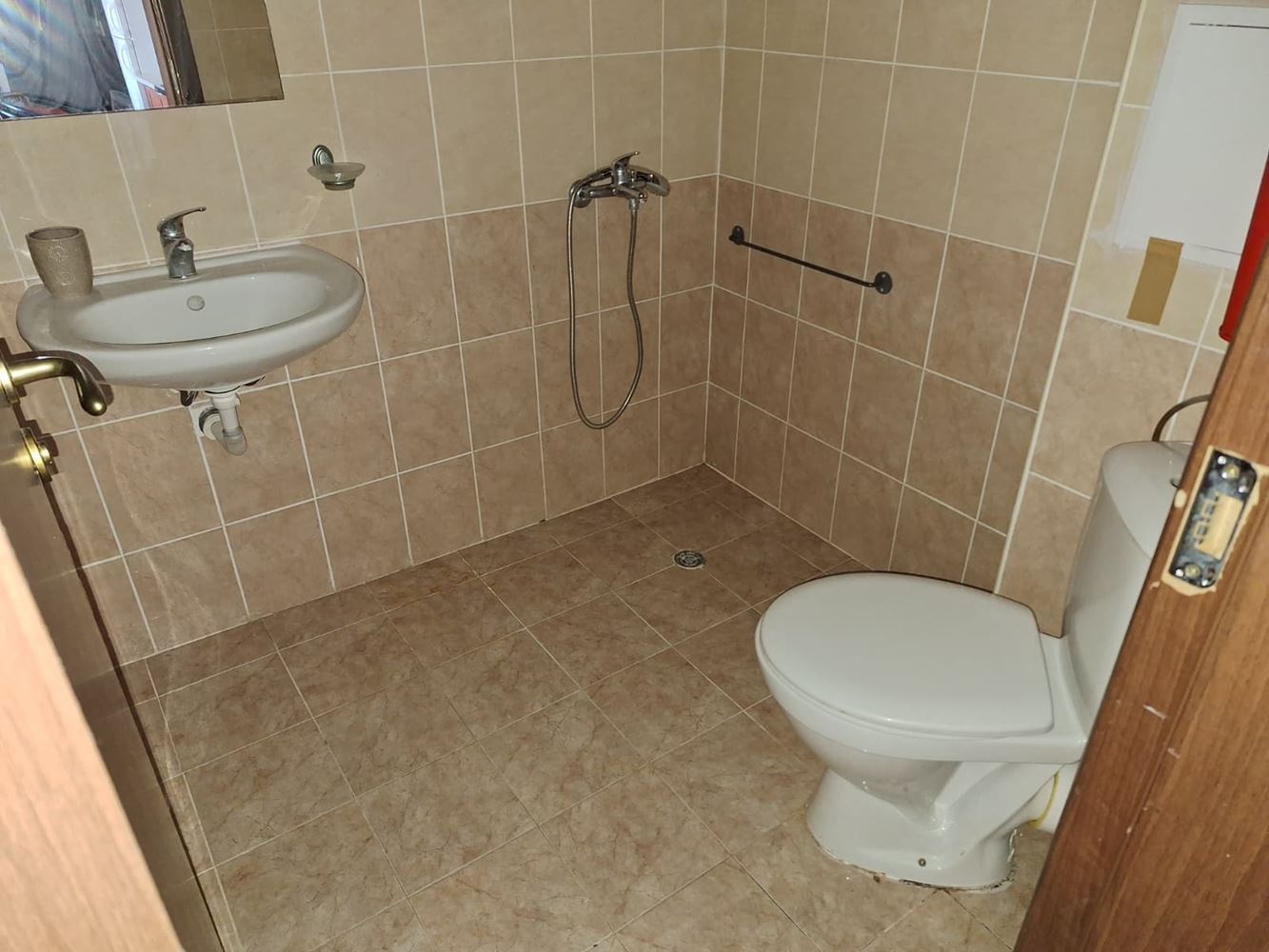 Prostorný byt s jednou ložnicí v luxusním komplexu s bazény a sportovními zařízeními