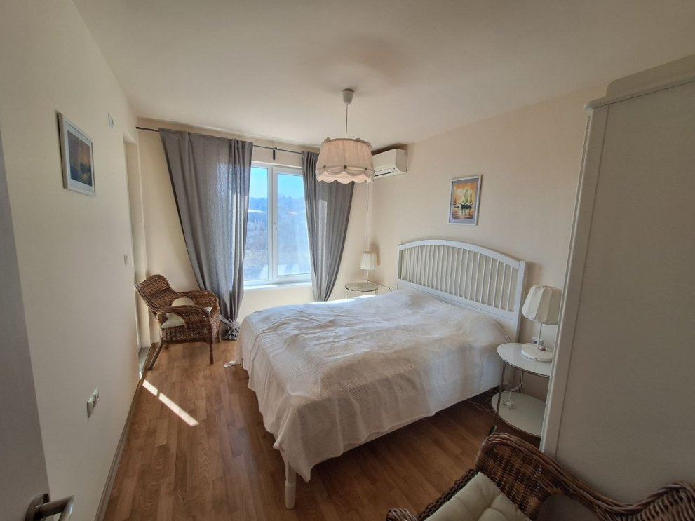 Zařízený apartmán s jednou ložnicí na první linii u moře s výhledem na moře v Byale