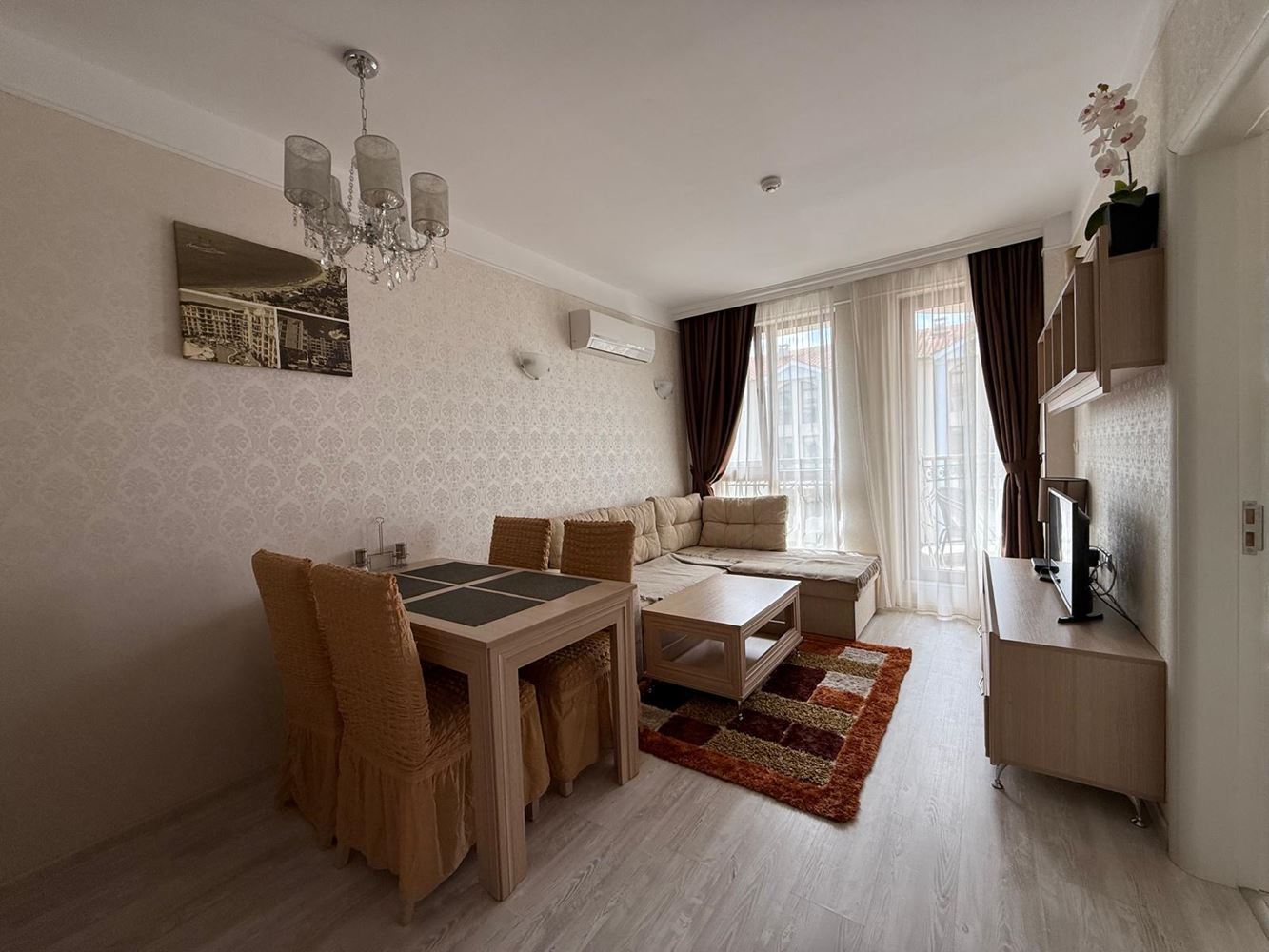Apartmán s jednou ložnicí v luxusním komplexu ve Slunečném pobřeží s působivými bazény a odpočinkovými zónami