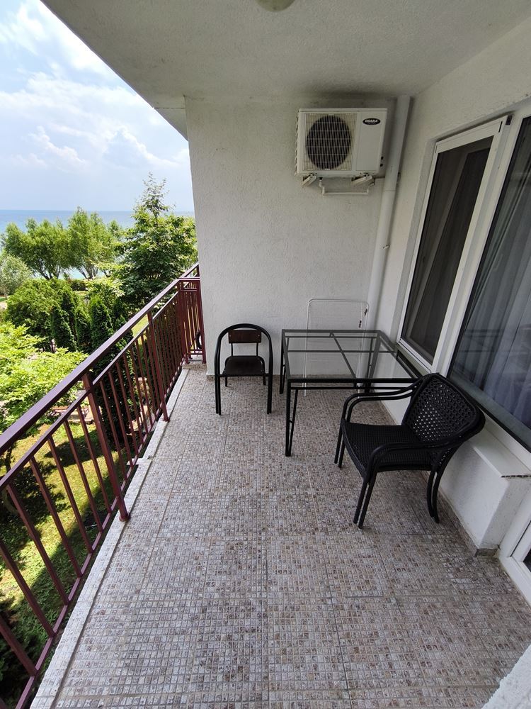 Luxusní apartmán s jednou ložnicí v první linii u moře ve Svetém Vlasu