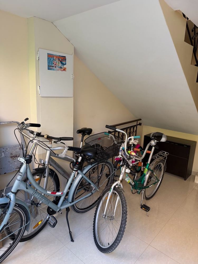 Útulný apartmán s jednou ložnicí v Ravdě v komplexu – připravený k bydlení