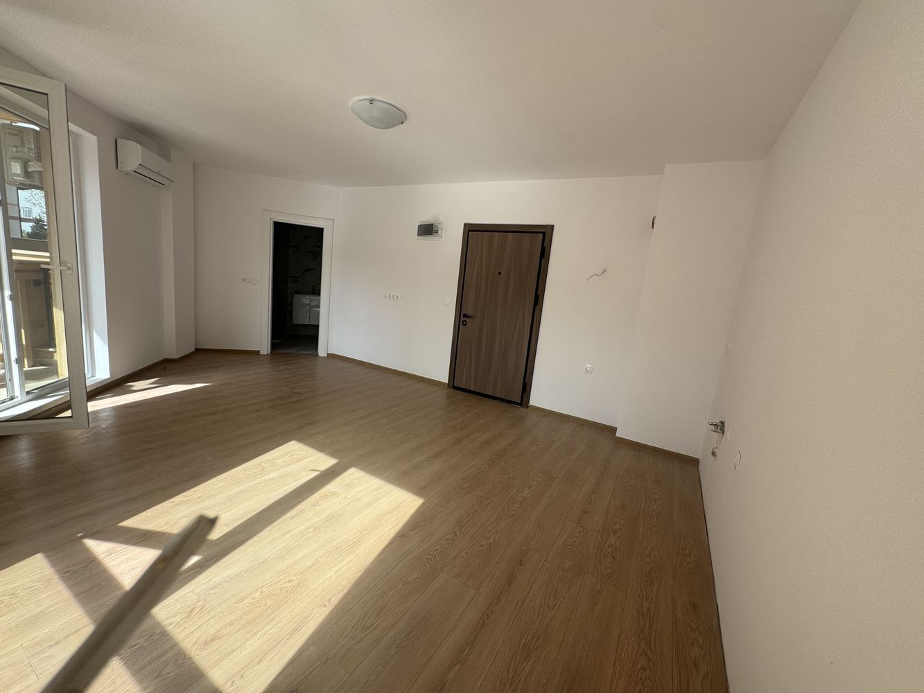 Studio v novém luxusním komplexu ve Slunečném pobřeží s výhledem na bazén a zahradu