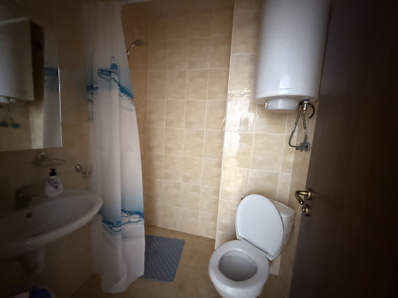 Zařízený byt s jednou ložnicí s výhledem na bazén ve Slunečném pobřeží