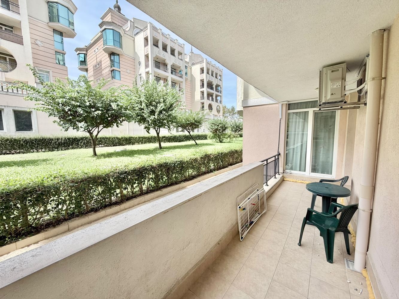 První linie v Pomorie – apartmán s jednou ložnicí v luxusním komplexu u Jižní pláže