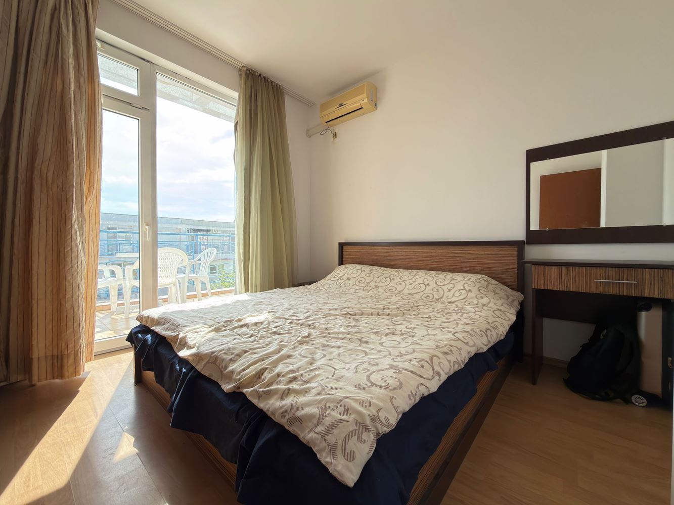 Prostorný čtyřpokojový mezonet s panoramatickými výhledy – komfort a styl v srdci klidu