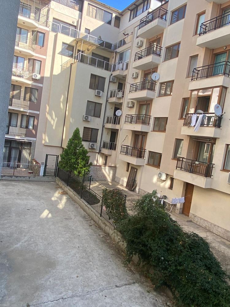 Zařízený apartmán s jednou ložnicí 50 m od moře v Pomorie