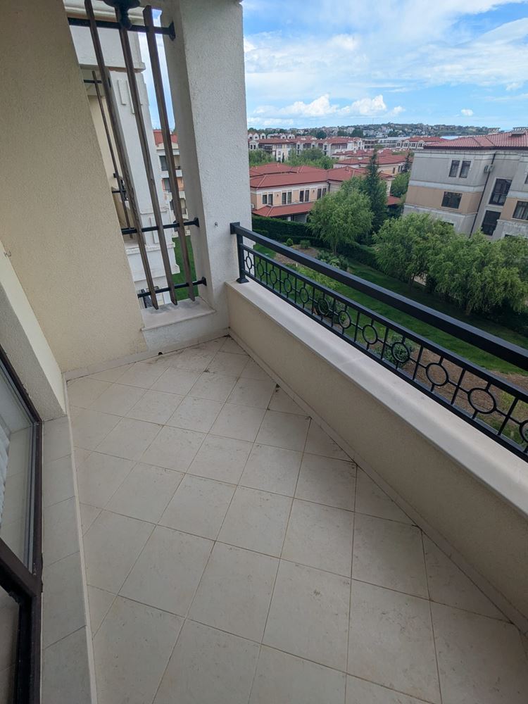 Apartmán s jednou ložnicí a částečným výhledem na moře v luxusním komplexu s vlastní infrastrukturou v Sozopolu