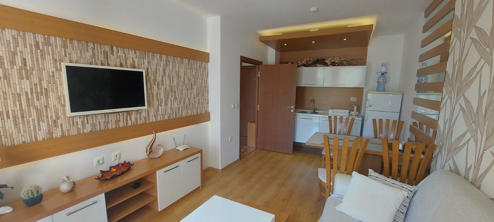 Luxusní jednopokojový apartmán v prestižním komplexu na Slunečném pobřeží