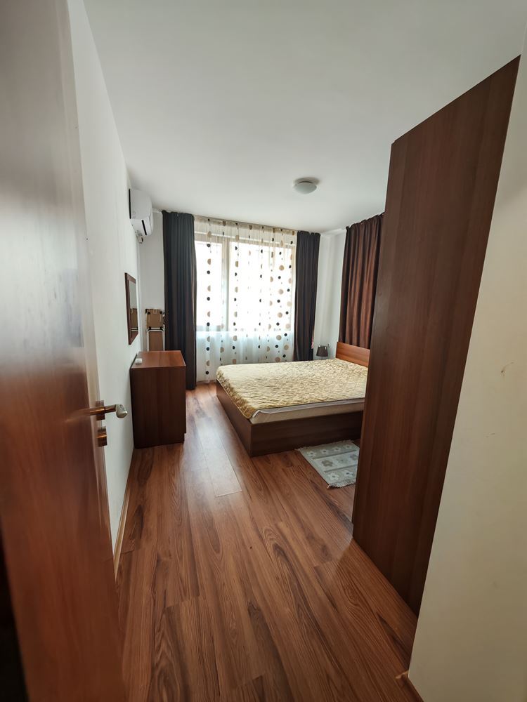 Apartmán se dvěma ložnicemi ve Sveti Vlas s vynikajícím vybavením v uzavřeném komplexu