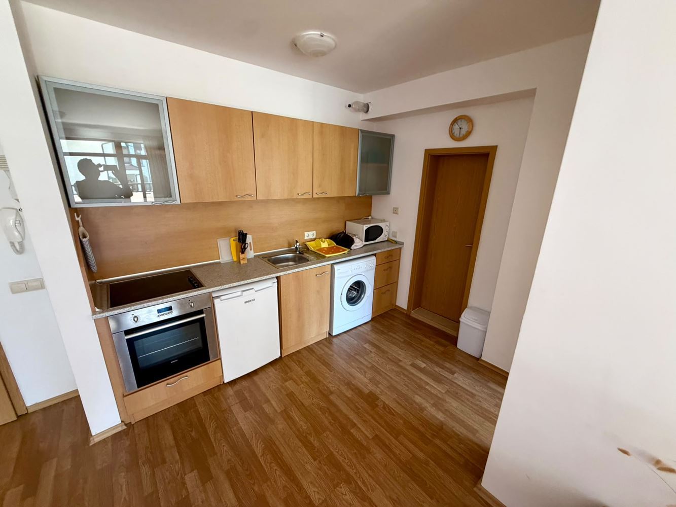 Prostorný apartmán s jednou ložnicí a výhledem na bazén v Aheloy