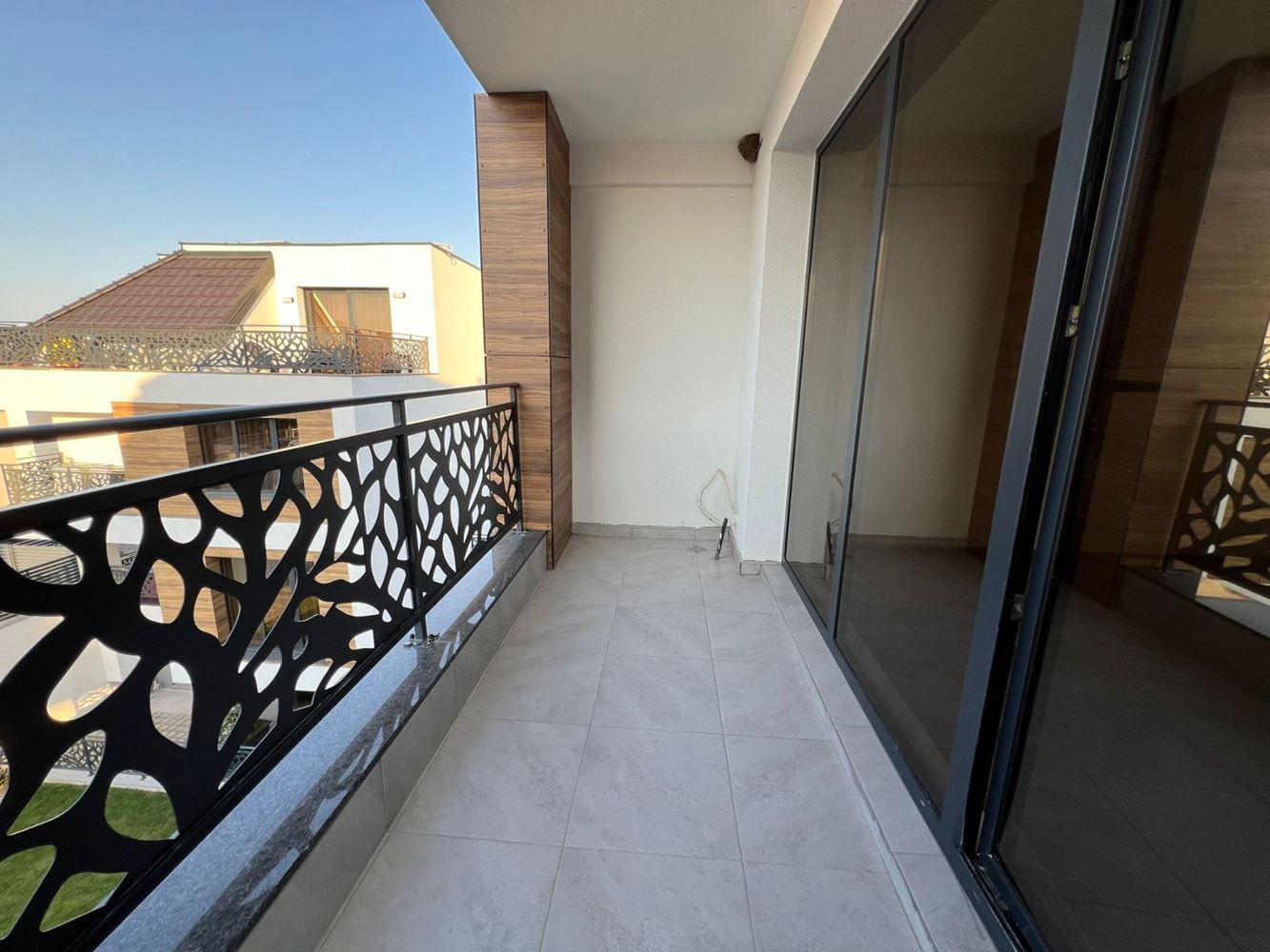 Nový dvoupokojový apartmán v Sozopolu – luxusní nemovitost bez poplatku za údržbu; připravený k vybavení